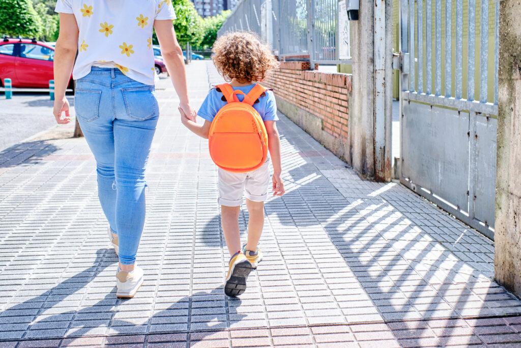 Préparer la rentrée en maternelle de ton enfant : 5 clés bienveillantes et concrètes !