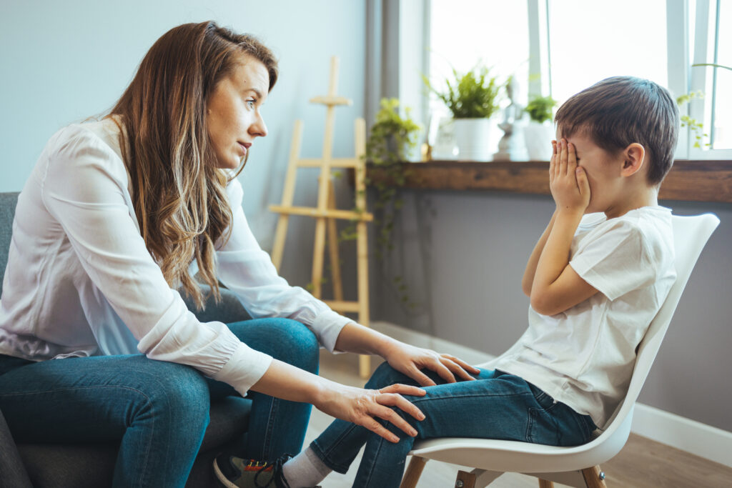 parentalité positive et punitions : pourquoi punir ne fonctionne pas et comment guider ton enfant autrement, sans crier ni menacer.